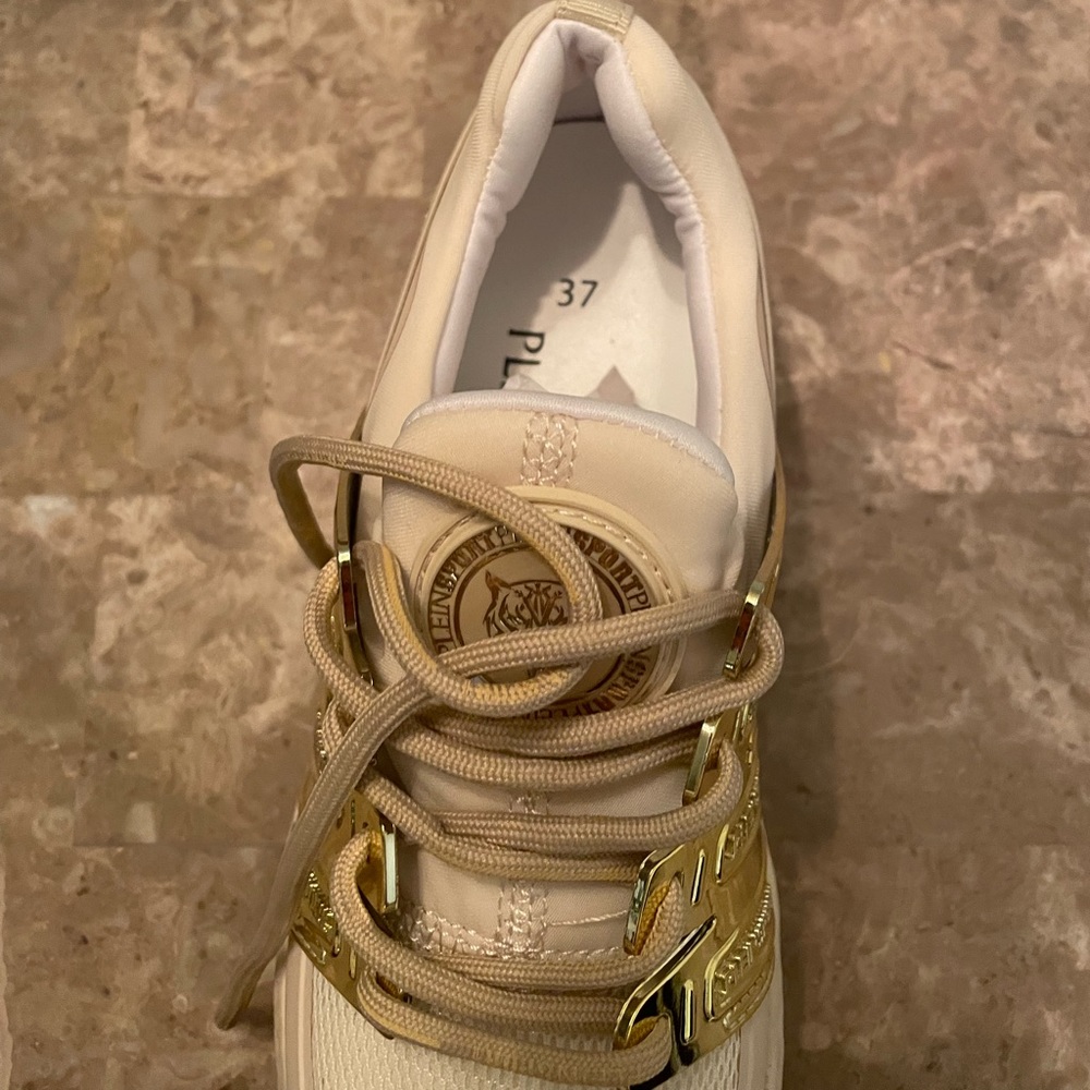 Plain Sport Sneakers